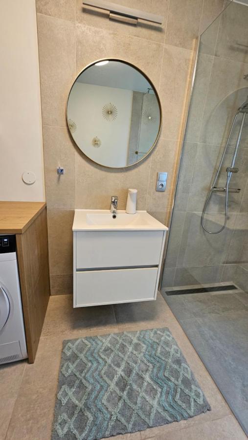 B&B Rooms Husavik 3 Экстерьер фото